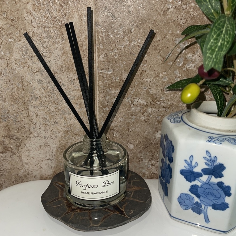 English Pear Tree Reed Diffuser - Picture 3 of 3